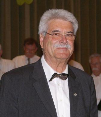Ehrenchorleiter_Willi_Heil